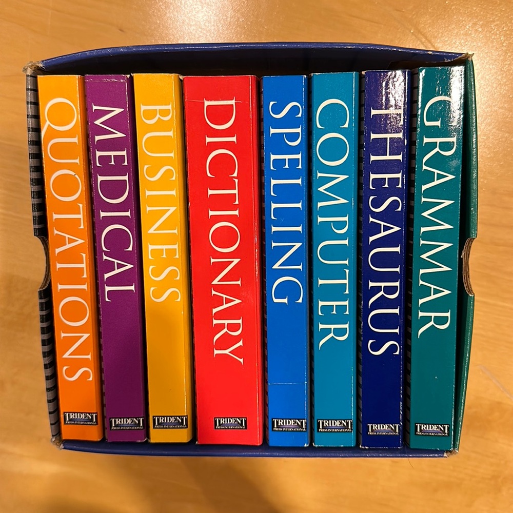 THE NEW INTERNATIONAL WEBSTER’S POCKET REFERENCE LIBRARY: 8 VOLUME BOX SET